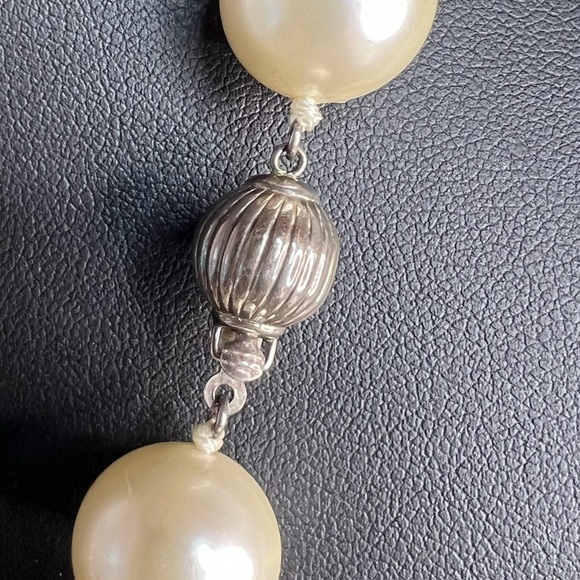 Vintage Faux Glass Pearls Hand Knotted w/925 Clasp 20” D9 - Picture 3 of 4